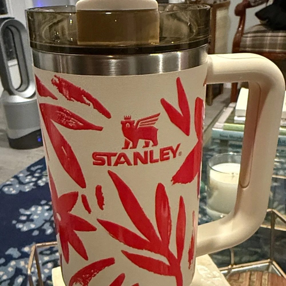 Stanley Cream and Red Floral Travel Mug - Picture 2 of 8